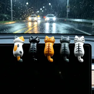 Simpatiche figurine di gatto per cruscotto auto, decorazione schermo sospesa.