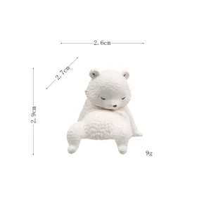 Süße schlafende Eisbär Miniatur Figur kleine Kunstharz Tier Deko für Auto Armaturenbrett.