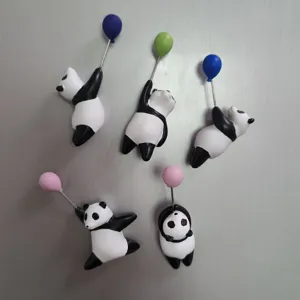 Süße Panda Kühlschrankmagnete mit bunten Ballons, 3D Kunstharz Dekoration für Zuhause.