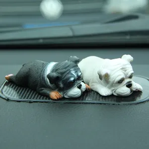 Niedliche Harz schläfrige Bulldogge Auto Armaturenbrett Ornament Set, Tierfigur Auto Dekor.