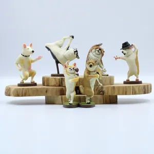Lustiges tanzendes Hunde Figuren Set, Kunstharz Tier Statuen Detailansicht fur Deko.