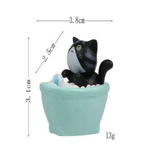 Süße schwarze Katzen Bad Figur Detailansicht zeigt die Produktabmessungen und kompaktes Design.