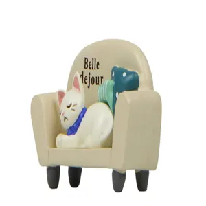 Miniature cat sofa figurine, cute resin micro landscape ornament for gardening, plant pot decor.
