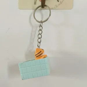 Süßer Cartoon Katze Badewanne Schlüsselanhänger, Kunststoff Anhänger Taschenaccessoire.