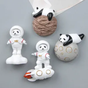 Niedliche Panda Astronaut Harz Figuren Set, kreative Weltraum Tier Tischdeko und Kühlschrankmagnete.