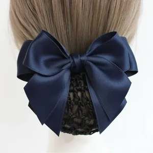 Professioneller dunkelblauer Satin-Schleifen-Haarnetz-Clip für formelles Styling.