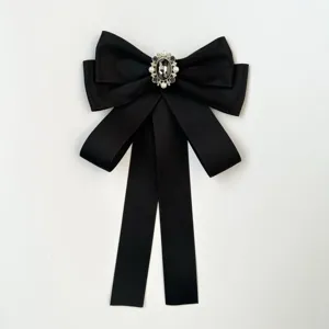 Broche Nœud Papillon en Satin Élégant Femmes Ruban Chemise Col Fleur Strass Perle Accessoires Décoratifs