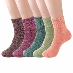 Damen Winter warme Wollmischung Vintage Mittelsocken, dicker Ethno-Stil Strick Strumpfwaren.