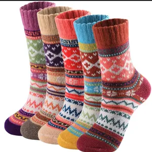 Winter dicke warme Wolle vintage ethnischer Stil Mittelsocken bunte Optionen SKU