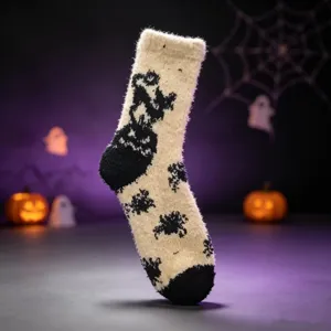 Calcetines de dormir suaves de lana de coral de Halloween calcetines de casa acogedores y cálidos.