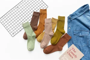 Bunte einfarbige Baumwoll-Wadenstrümpfe für Damen, bequeme Alltagsmode, Mehrfarben-Set.