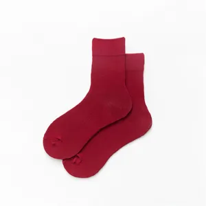 Einfarbige rote Wadenstrümpfe für den Alltag, bequeme Baumwollmischung Freizeitsocken.