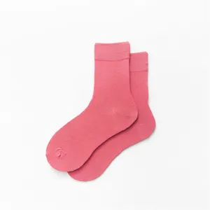 Rosa Baumwoll-Wadensocken Detailansicht, bequeme einfarbige Alltagskleidung Strümpfe.
