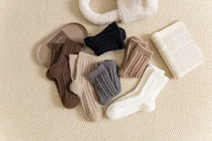 Dicke gefütterte Wintersocken kuschelig thermisch gerippt plüschig weich Detailansicht