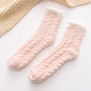 Chaussettes d'hiver moelleuses en molleton de corail pour femmes, chaudes et douillettes roses.
