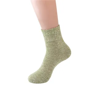 Damen Winter Wollsocken in schönem Grün, warme dicke Strick Socken für kalte Tage und gemütliche Abende.