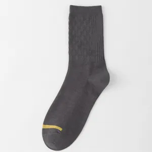 Chaussettes homme anti-boulochage gris foncé motif losange style minimaliste tendance
