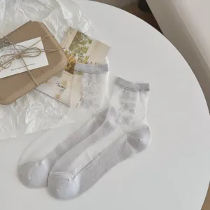 Chaussettes d'été femme transparentes grises résille mi-mollet jolis nœuds semelle en coton