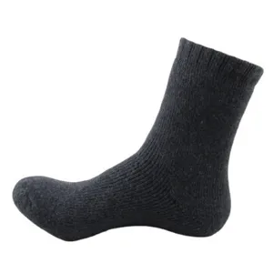 Chaussettes d'hiver thermiques homme, chaussettes éponge grises chaudes et douillettes.