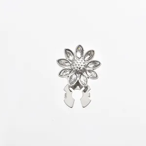Silver-plated sunflower rhinestone button, exquisite crystal blouse decorative cuff pin.