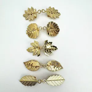 Gold plated leaf cloak clips vintage cardigan collar clasps decorative fashion clothing fasteners