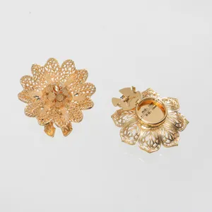 Boutons de manchette fleur dore creux style coreen elegante boucle decorative chemise