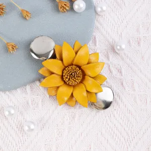 Handmade Genuine Leather Sunflower Brooch Scarf Clip Creative Flower Shawl Pin Fashion Clothing Accessories Jewelry Gift