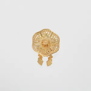 Squisito accessorio per abbigliamento floreale cavo dorato anello sciarpa clip colletto metallo