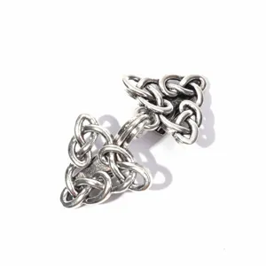 Vintage silberfarbener Metall Schalclip Tuchhalter, filigranes geometrisches Broschennadel.