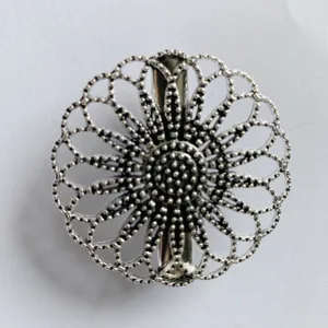 Vintage silver filigree floral shawl clip scarf buckle retro alloy collar dress brooch pin