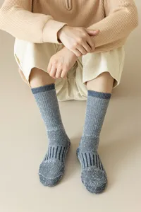 Calcetines de senderismo de lana termica hombre, calcetines invierno gruesos detalle.