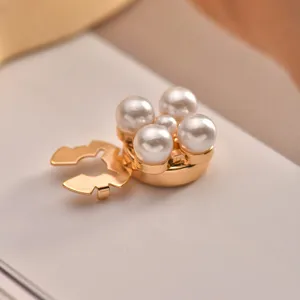 Perlen Hemdknopf Brosche Vintage Blumen Kragennadel elegante Damen Kleidung Zubehoer