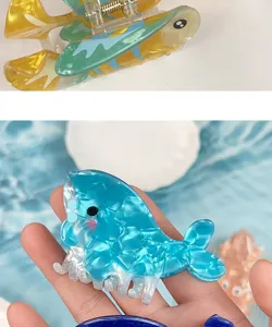 Jolie pince à cheveux animal marin pour femmes, détail d'accessoire de requin cartoon.