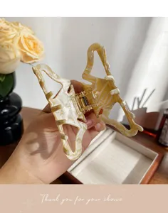 Modische Acetat Haarklammer Schmetterling ausgehöhlt Hai Clip elegante Haarschmuck für Frauen