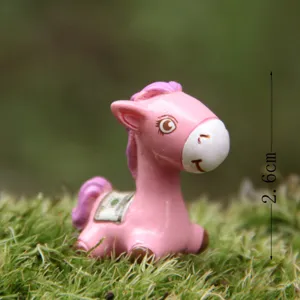Resin pink horse figurine detail, cute micro landscape accessory, phone dust plug decoration.
