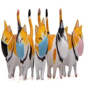 Süße mollige Katzenfiguren mit kleinen Masken, heilende Stil Miniatur Schreibtisch Deko.