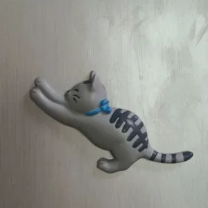 Süßer grau gestreifter Katzen-Wandhaken oder Dekorationsmagnet, langlebiges Harz.