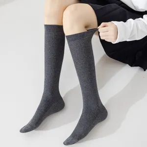 Femmes chaussettes haute genou gris foncé coton côtelé longues chaussettes mode vêtement