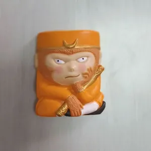 Sun Wukong Kunstharz Figur Detailansicht, süßer Affenkönig Spielzeug Ornament Nahaufnahme.