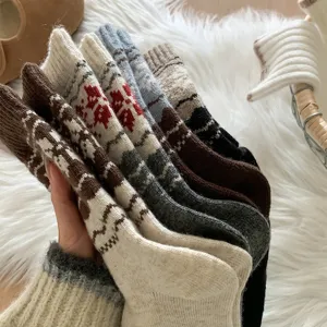 Chaussettes en laine tricotées Fair Isle vintage hiver pour femmes, motif flocon de neige.