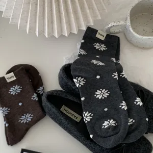 Winter new Korean style color block snowflake mid-tube socks warm cotton socks for women