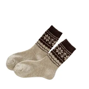 Chaussettes en laine vintage Fair Isle hiver femme, chaussettes chaudes flocon de neige vue.