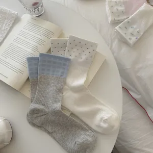 Breathable summer women socks with color-blocking design, sweet casual slouch socks detail view.