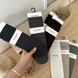 Comfortabele geribbelde katoenen slouch sokken voor dames, stijlvolle herfst winter sokken.