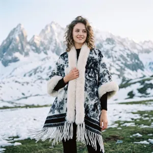 Ethno-Stil Tuschemalerei Bedruckt Poncho Wrap Damen Kunstpelz Kragen Quaste Schal Vintage Offene Front Oberbekleidung Winter Warm Umhang