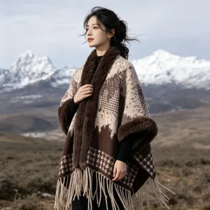 Etnischer Stil Damen Winter warme Strick Cape Schal mit Pelzkragen und Fransendesign.