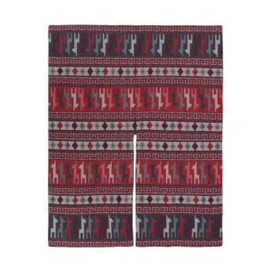 Vista detallada capa bufanda punto mujer, patron geometrico etnico para el otono.