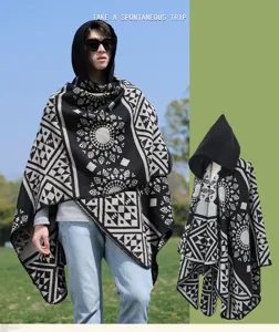 Mantella con cappuccio geometrica vintage invernale donna uomo calda moda poncho mantello