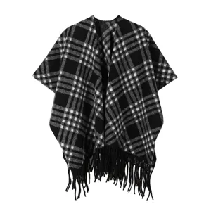 Cape à franges à carreaux noirs et blancs pour femmes, poncho en tricot confortable pour l'hiver.
