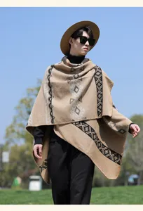 Detalle de poncho tejido étnico, chal cálido con patrón geométrico para viaje.